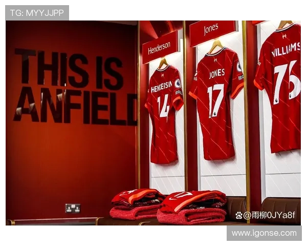 拜仁新赛季球衣设计曝光 金边简约更显经典